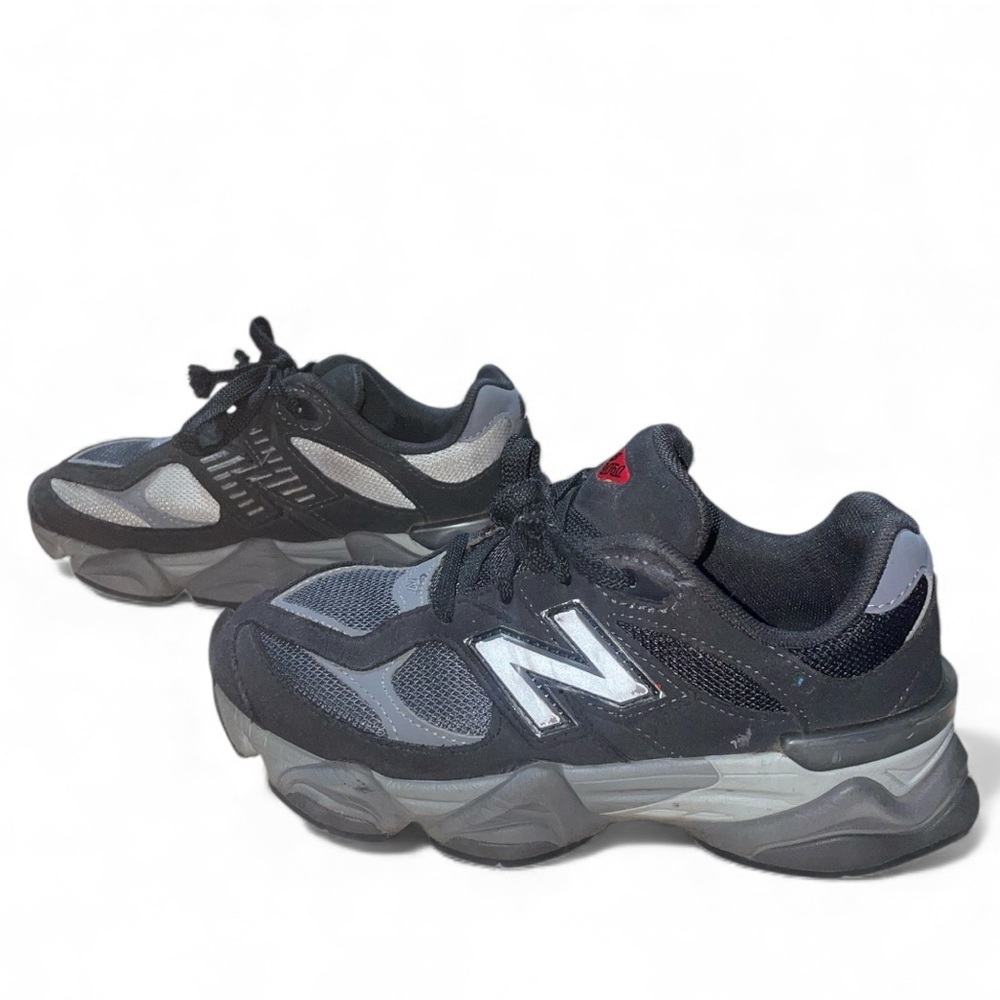 New Balance 9060 - Picture 2 of 4